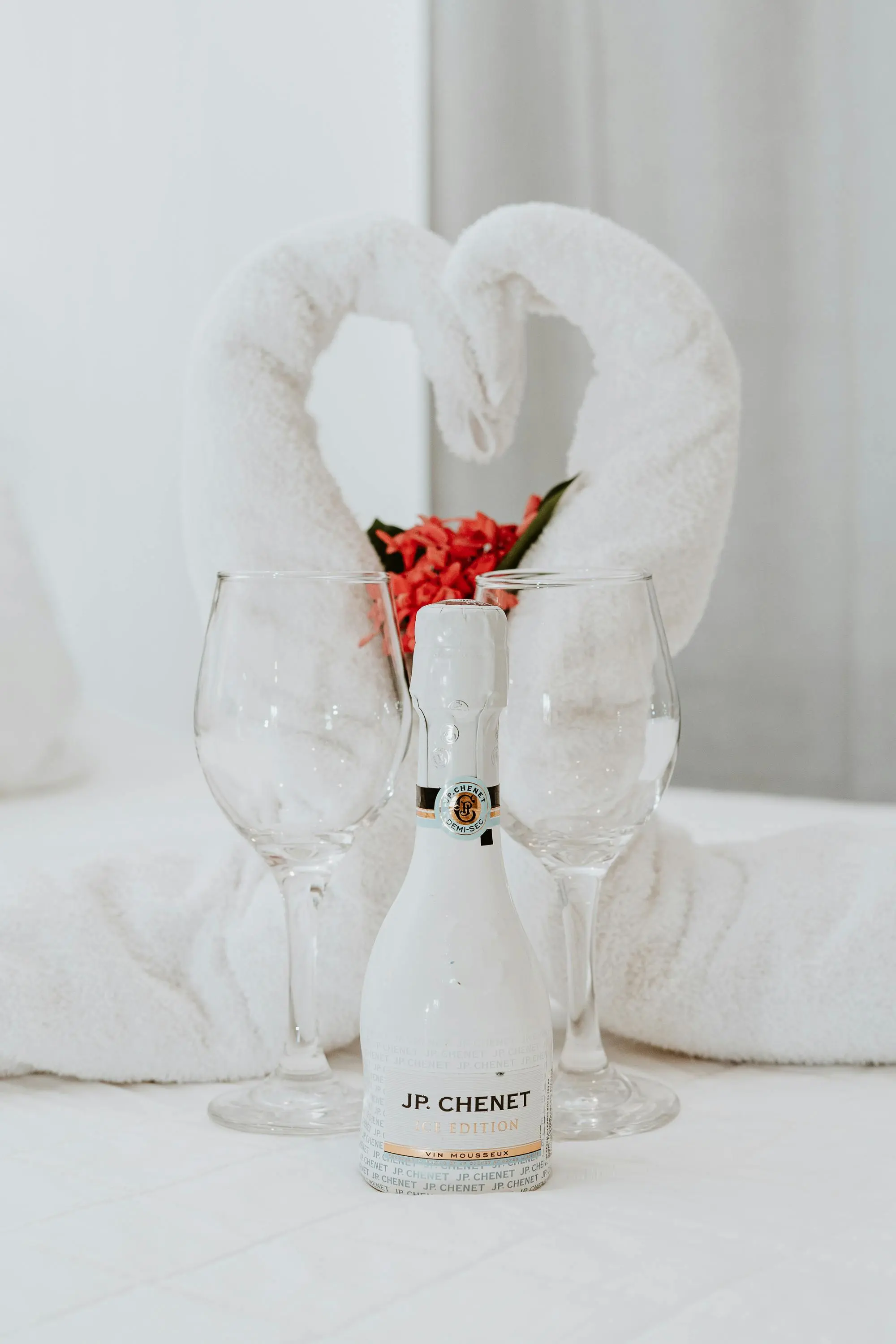 honeymoon_champagne